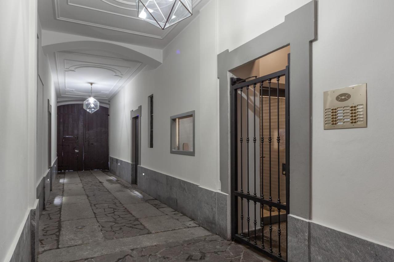 Charme Milan-300M Dal Duomo Apartment Bagian luar foto